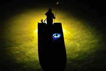 This fishing technique is most effective on dark nights, thus many fishing boats are seen on the river on the night of the new moon (Photo: MASAYOSHI HIROSE)